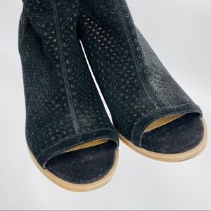 Lucky Brand Livey Black Peep Toe Suede Bootie 3.5” Stacked Block Heel Size 11M